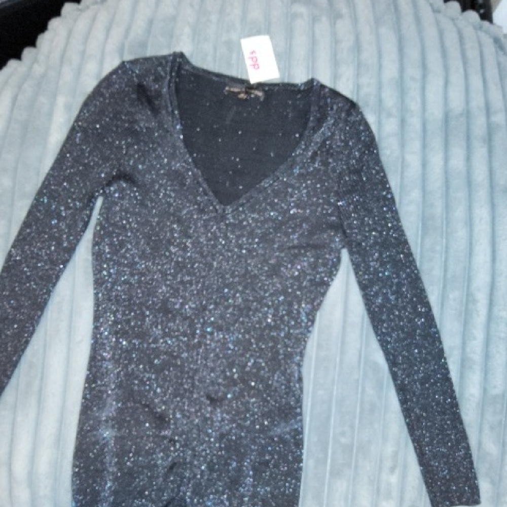 Almost Famous Glittering Black V-Neck Bodysuit